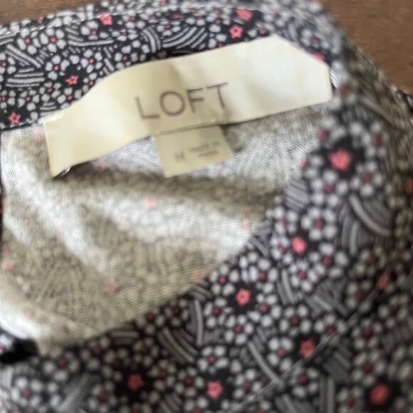Loft Gray Print Long Sleeve Top with Ruffled Hem Size Medium - Picture 5 of 8